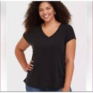Torrid Knit Cupro Dolman Sleeve Tee Black V Neck Size 2 (2X) Inverted Back Pleat
